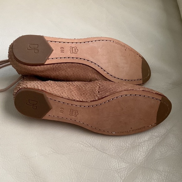 Donald J. Pliner Paix Tan Lace-Up Flats with Textured Leather - Picture 7 of 8